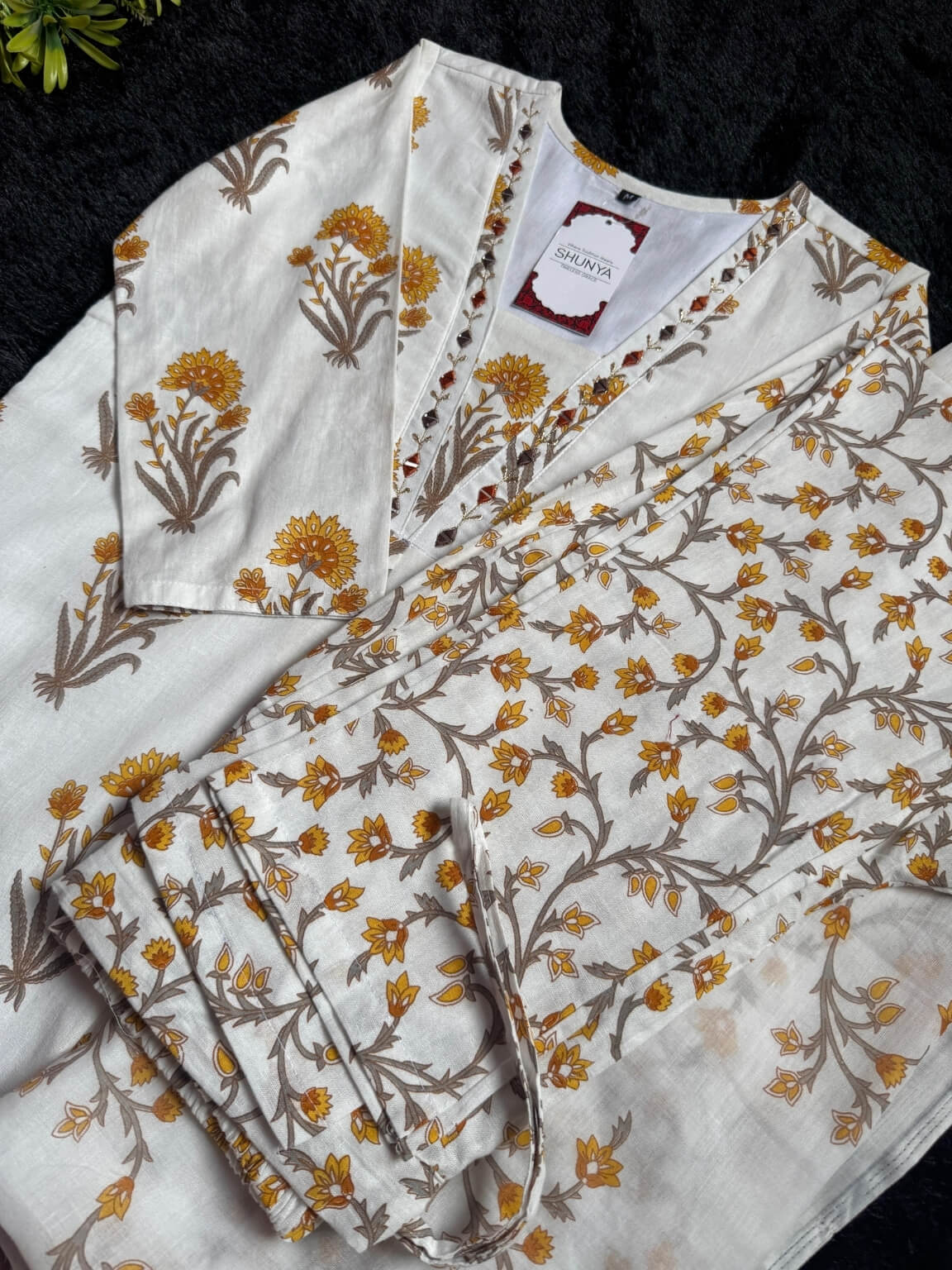 Marigold Bloom – 3 Piece Mul Cotton Kurti Set